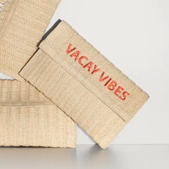 Neiman Marcus Handbags - Neiman Marcus VACAY VIBES Straw Clutch